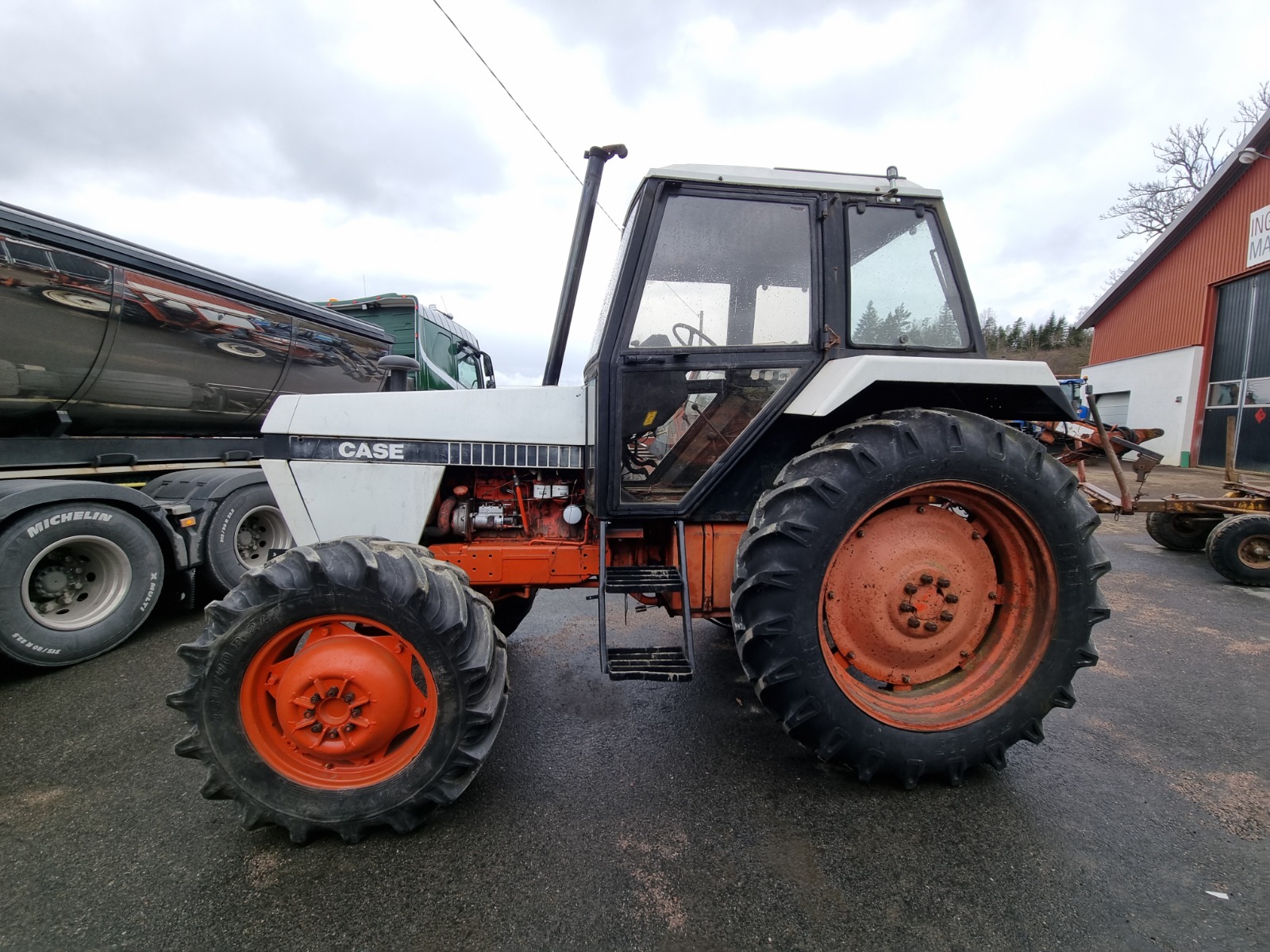 INKOMMANDE TRAKTOR - CASE 1490 / FUK863
