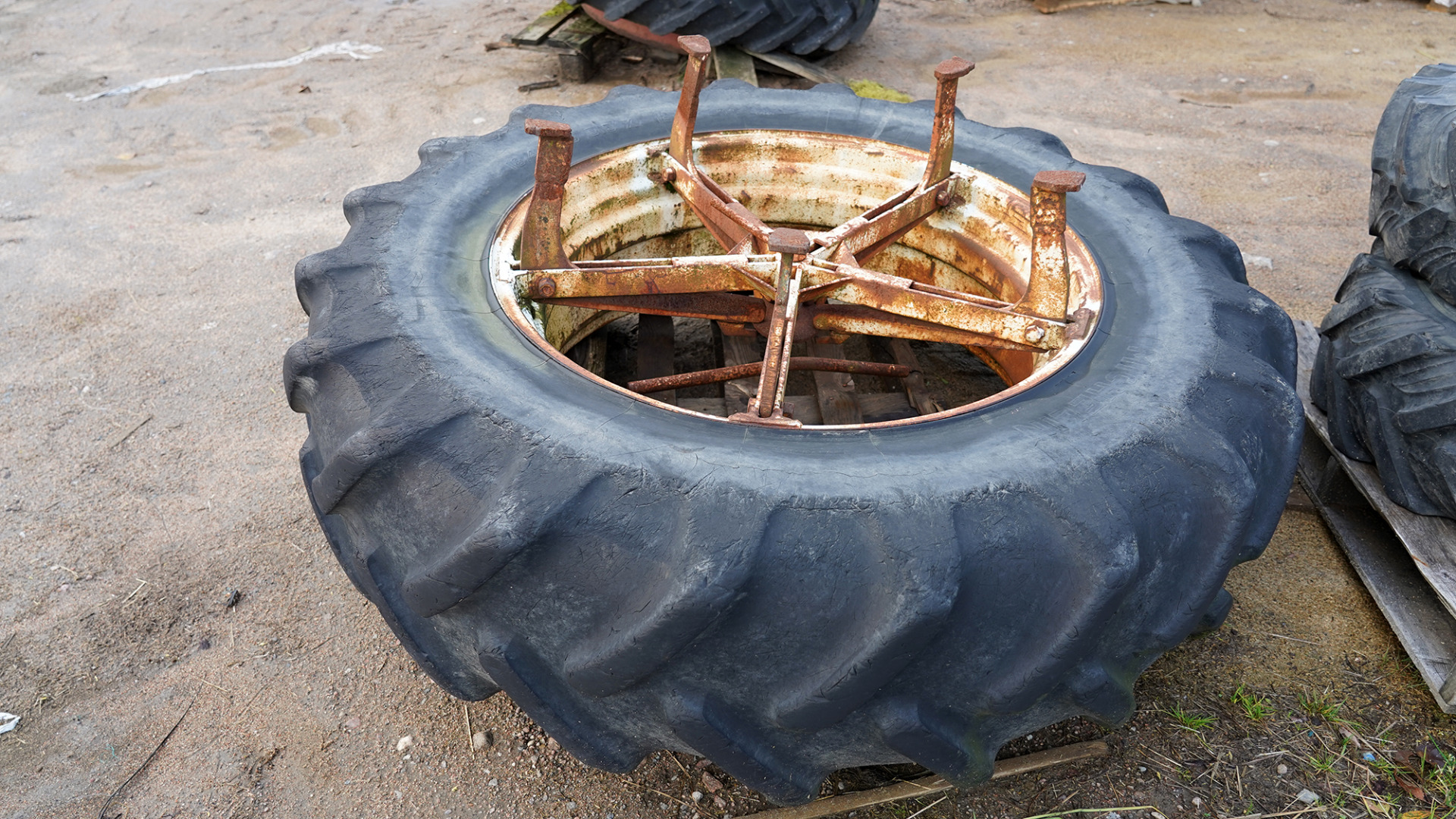 Hjul Michelin 18.4 R38 inklusive dubbelmontage