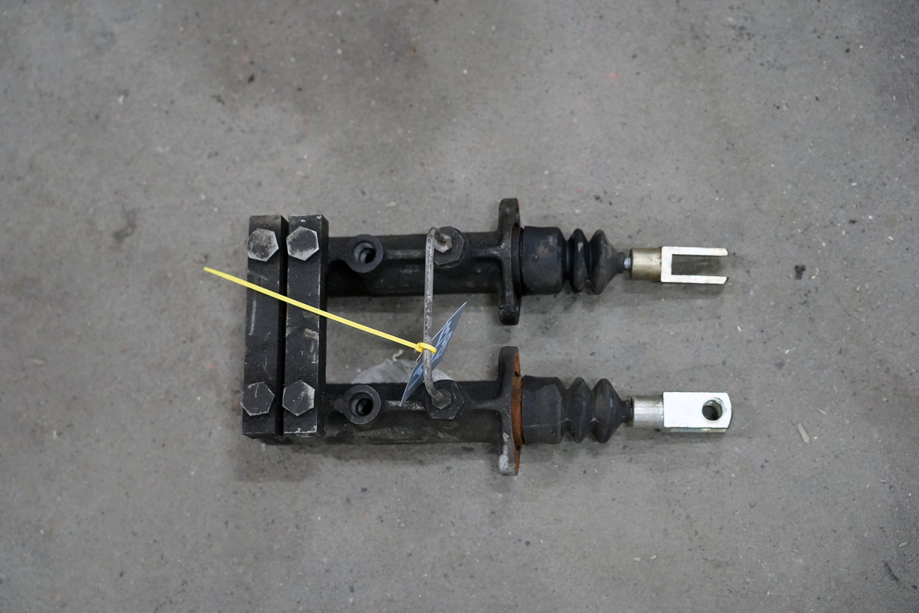 Huvudcylinder bromspedaler MF3080