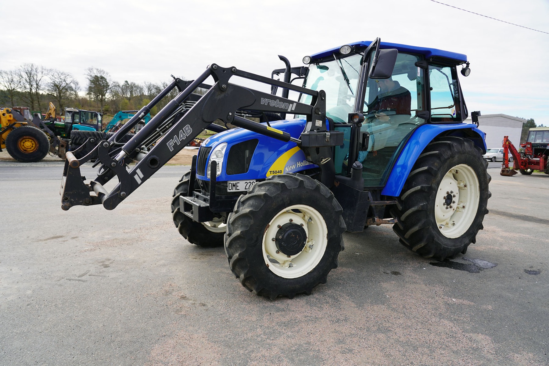 NEW HOLLAND T5040 +L DME228