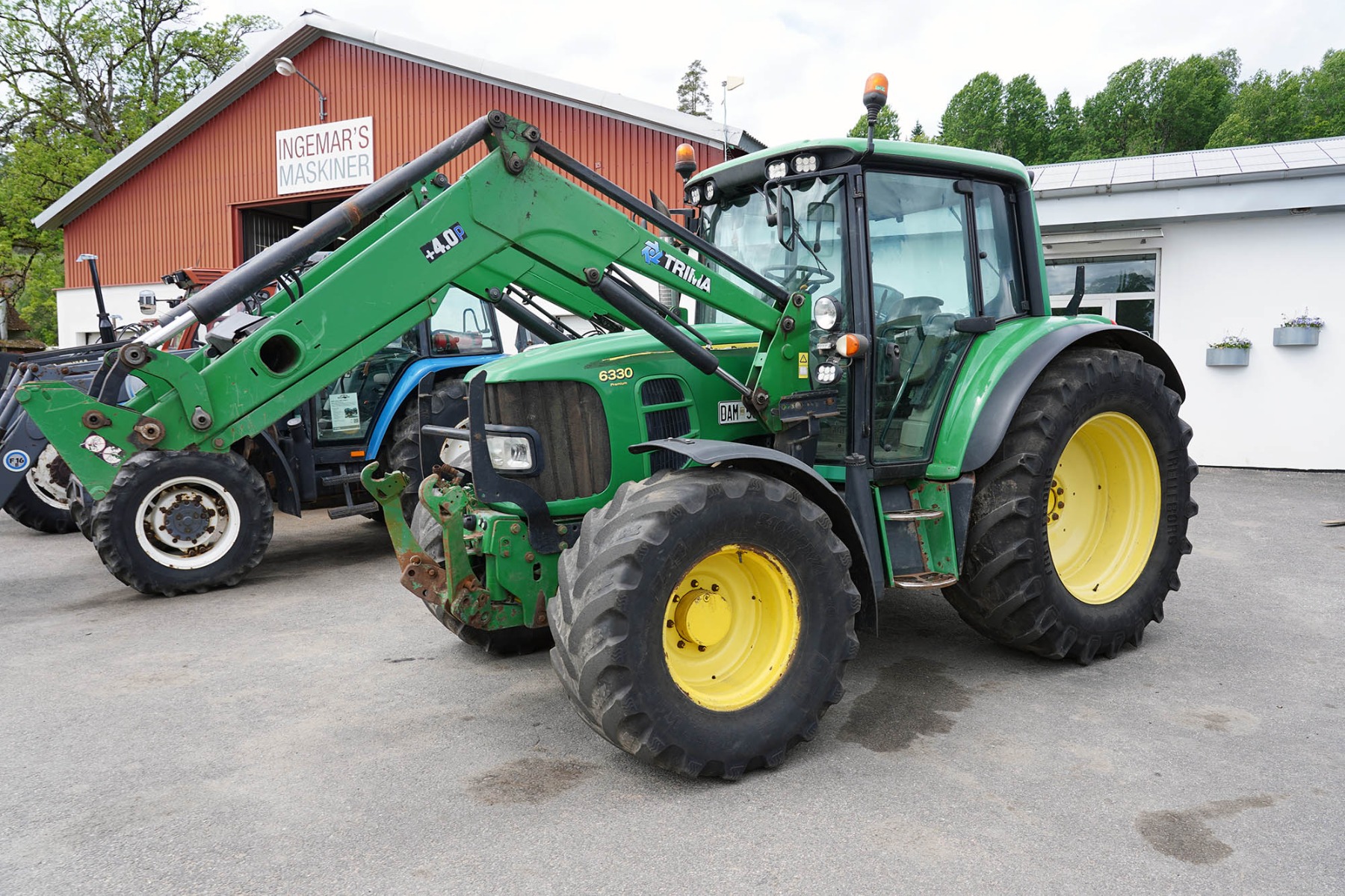 John Deere 6330