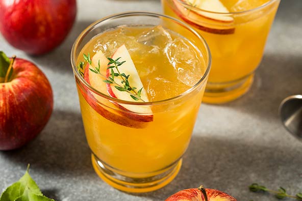 Mocktails with apple