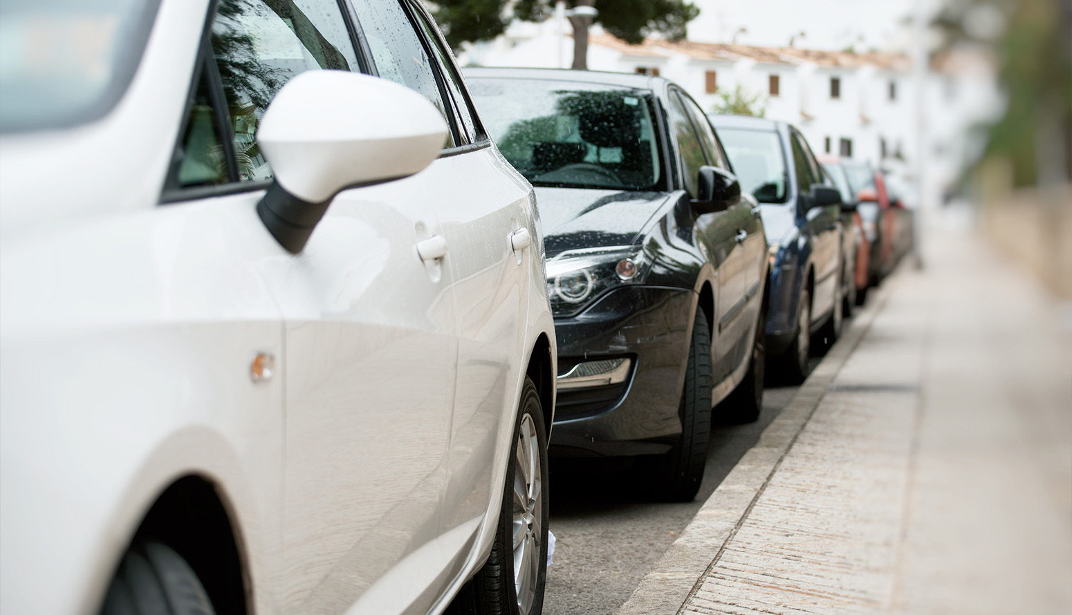 Miljövänlig biltvätt – 4 tips för hållbar rengöring av bilen